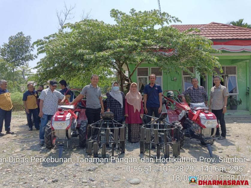 Penyerahan Bantuan Alat Mesin Pertanian (Alsintan)